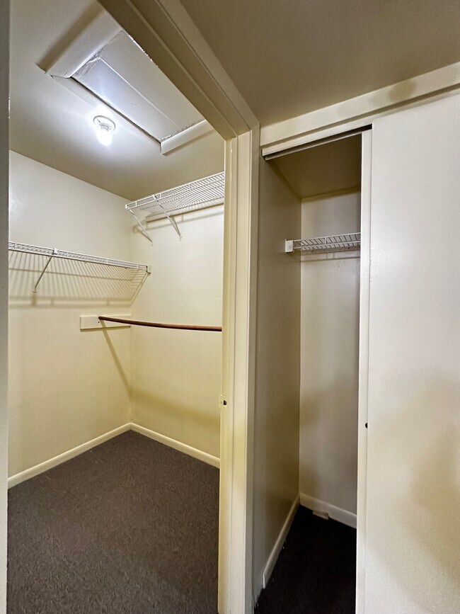 Building Photo - 2 Wynwood Dr