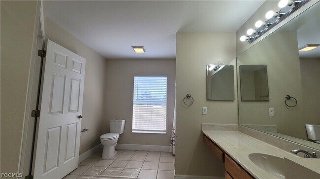 Building Photo - 1225 NW 26th Pl