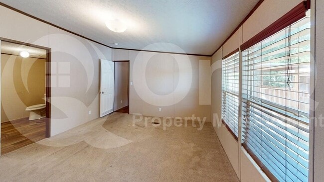 Building Photo - 7415 Remington Rd