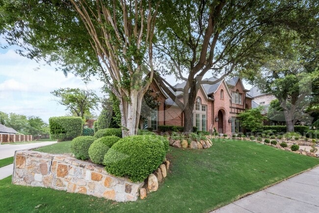 Building Photo - 5224 Longvue Dr