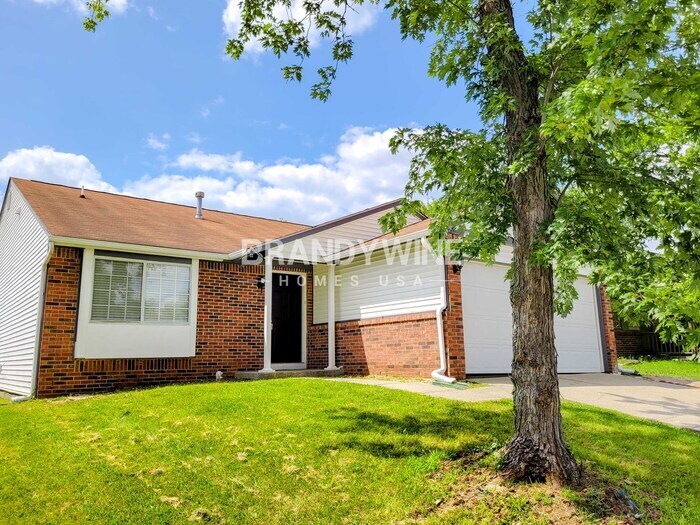 Primary Photo - 4108 Luxembourg Cir E