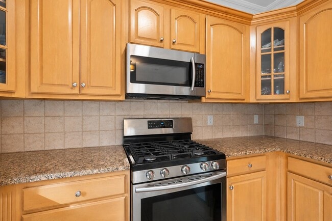 Building Photo - 9 Hackensack Plank Rd