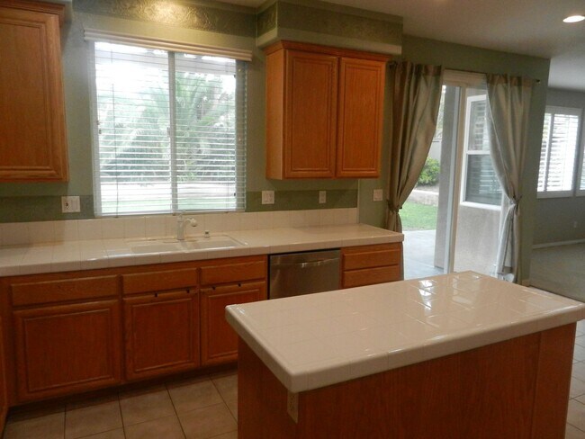Building Photo - 3211 Rancho Quartillo