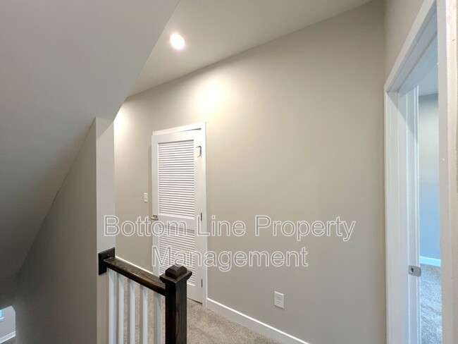 Building Photo - 528 Billingsley Rd