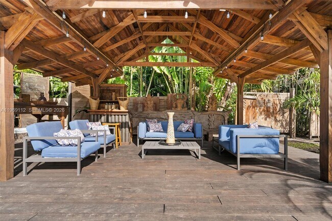 Building Photo - 575 Hibiscus Ln