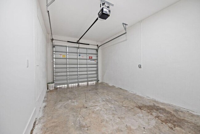 Building Photo - 1355 NW 42nd St