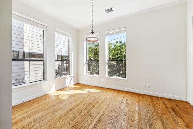 Building Photo - 1231 W Pierce St