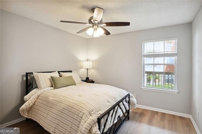 Building Photo - 1018 Chastain Park Ct NE