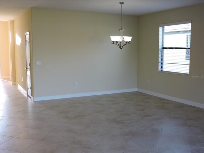 Building Photo - 2337 Aurelius Dr
