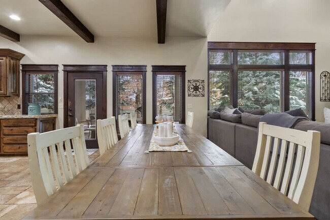 Building Photo - 5605 N Morpheus Pl