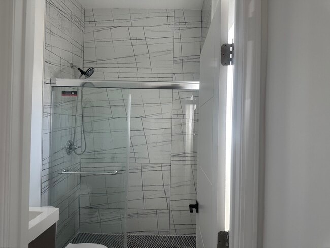 Building Photo - 10859 Nettleton St