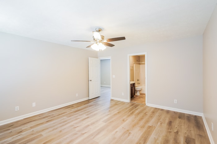 Building Photo - 347 Golfview Ln