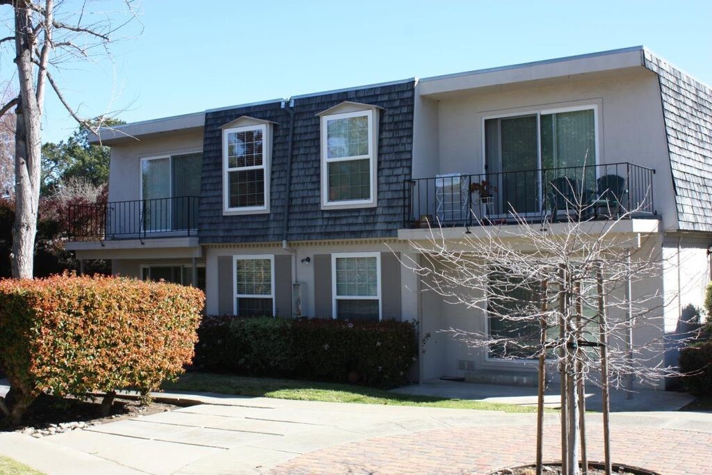 Building Photo - 977 Mangrove Ave