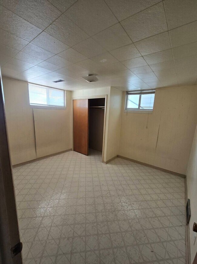 Building Photo - 355 S 100 E