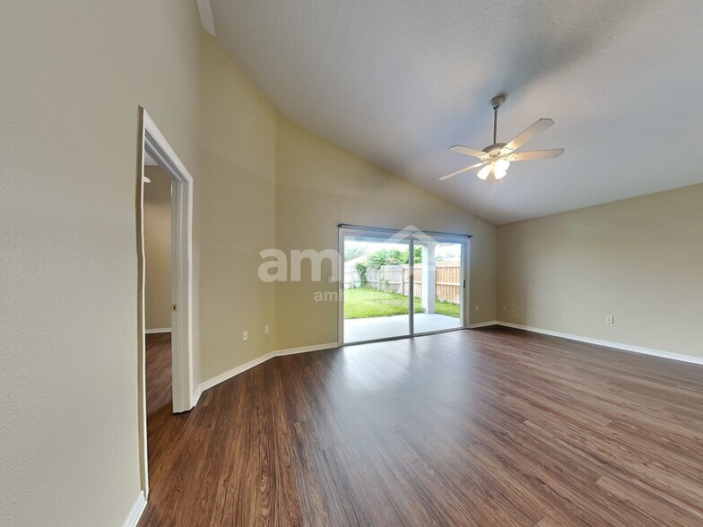 Building Photo - 27501 Sky Lake Cir