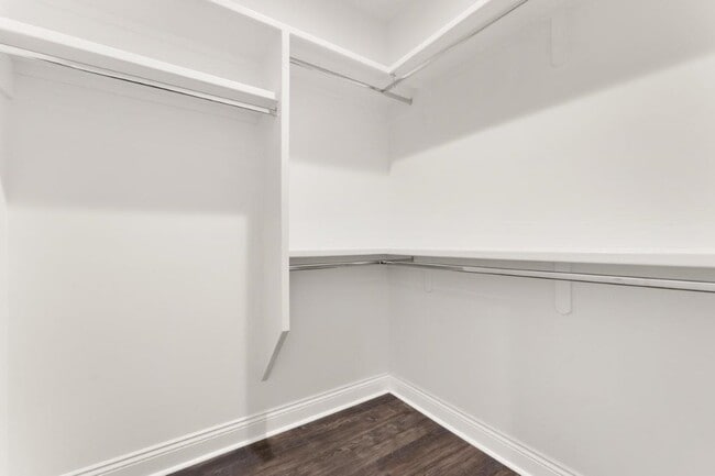 Building Photo - 515 Division St