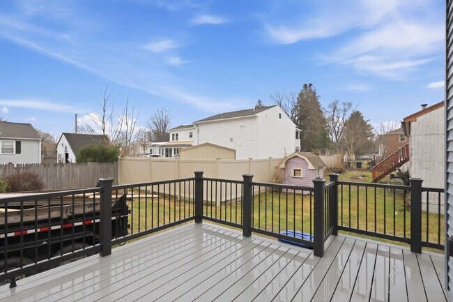 Building Photo - 24 Daytona St