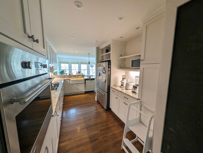 Building Photo - 7200 Airlie Pl
