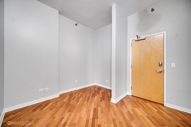 Building Photo - 1600 S Indiana Ave