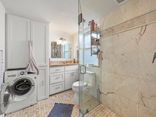 Building Photo - 1612 Vermont St