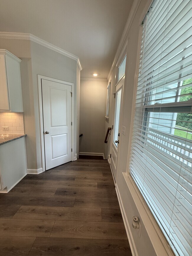 Building Photo - 704 Carraway Garden Dr