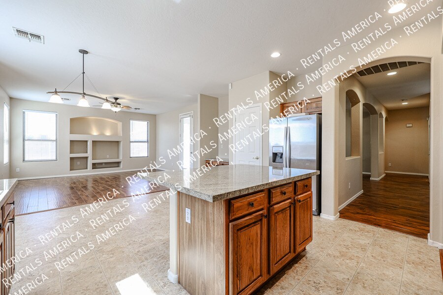 Building Photo - 6974 S Scott Dr