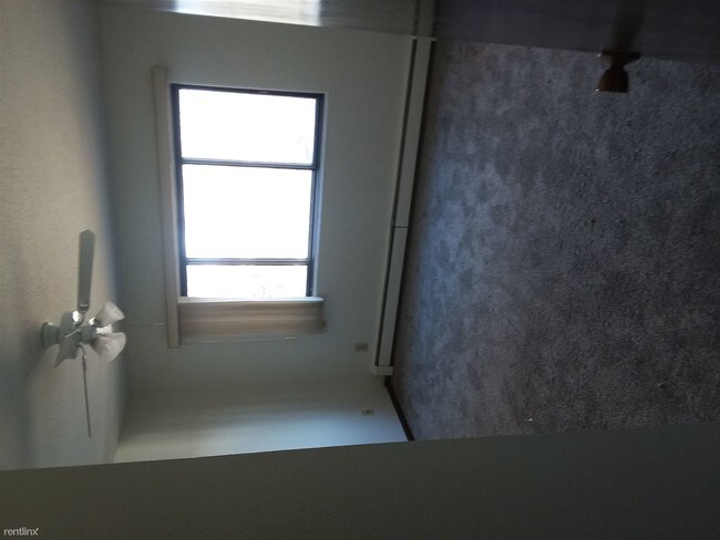 Building Photo - 1401 5th Ave SE