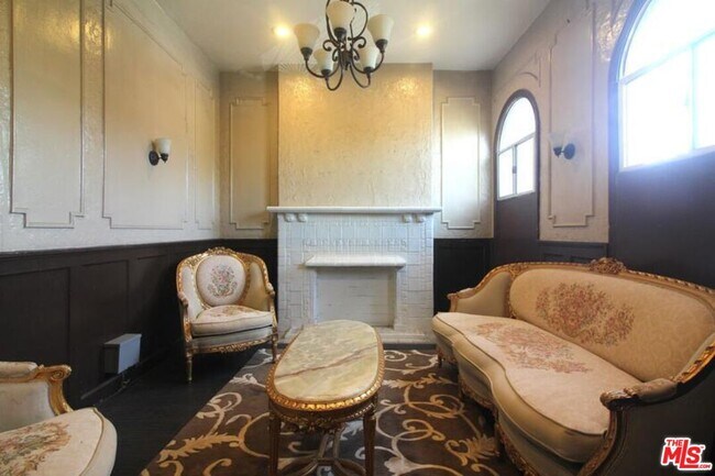 Building Photo - 334 Heliotrope Dr