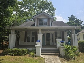 Building Photo - 614 N Military Ave