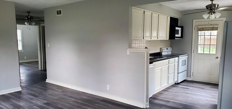 Building Photo - 2320 East Michigan Street