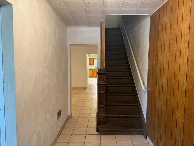 Building Photo - 505 Cato St