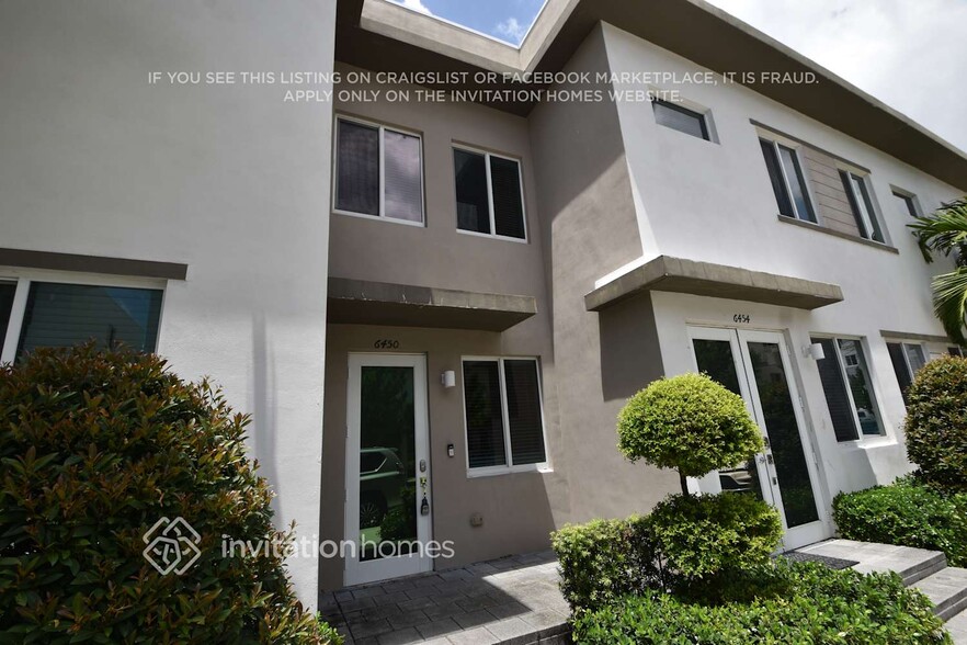 Building Photo - 6450 NW 103rd Pl