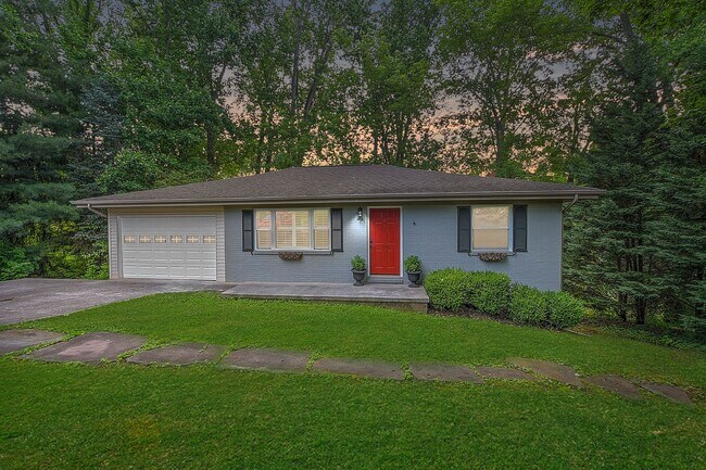 Building Photo - 680 Elk Dr