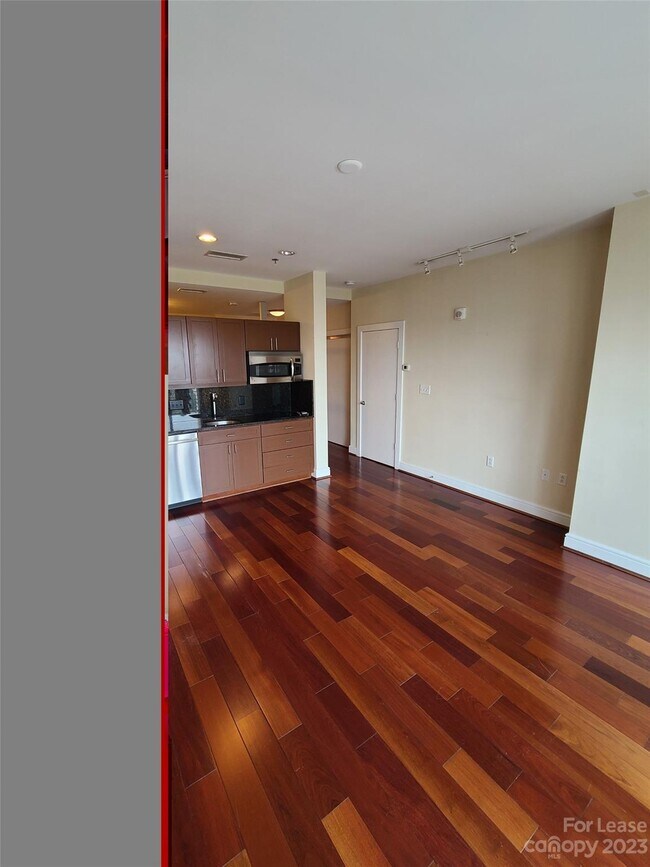 Building Photo - 333 W Trade St