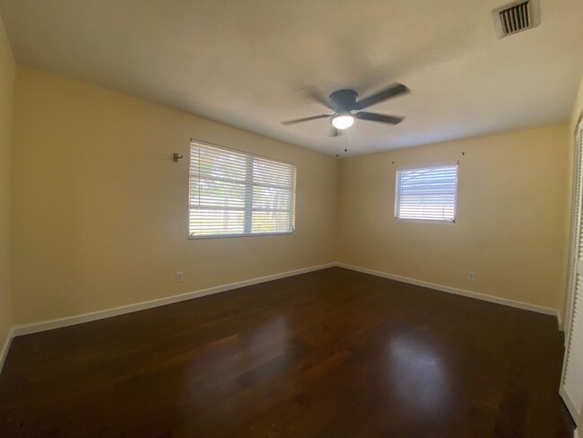 Building Photo - Updated 2 bedroom in South Daytona