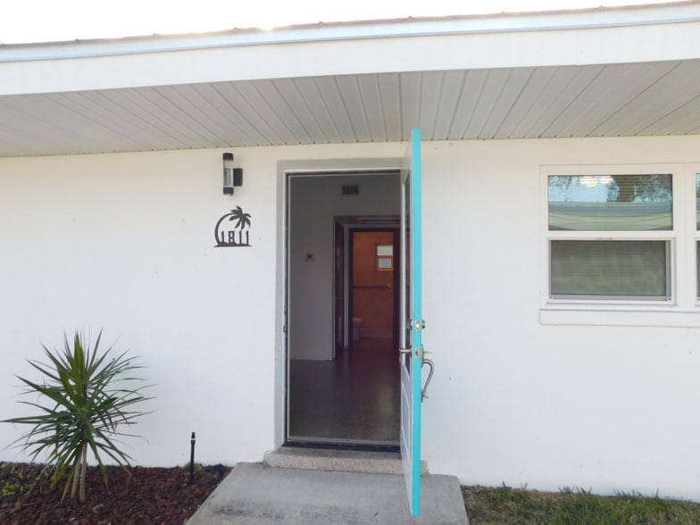 Building Photo - 1811 Highland Ave