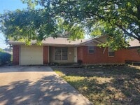 Building Photo - 3824 Modlin St