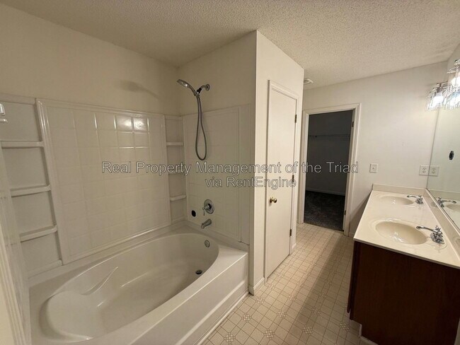 Building Photo - 809 Topsail Dr