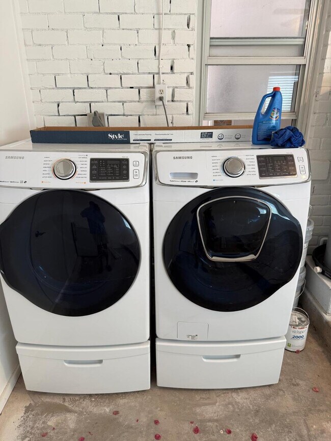 Building Photo - 710 S 1st St