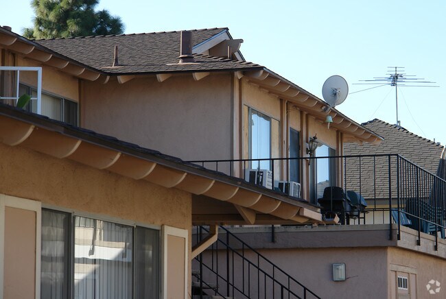 Building Photo - 2632 W Juniper St