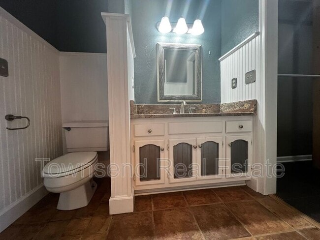 Building Photo - 204 Woodside Ave