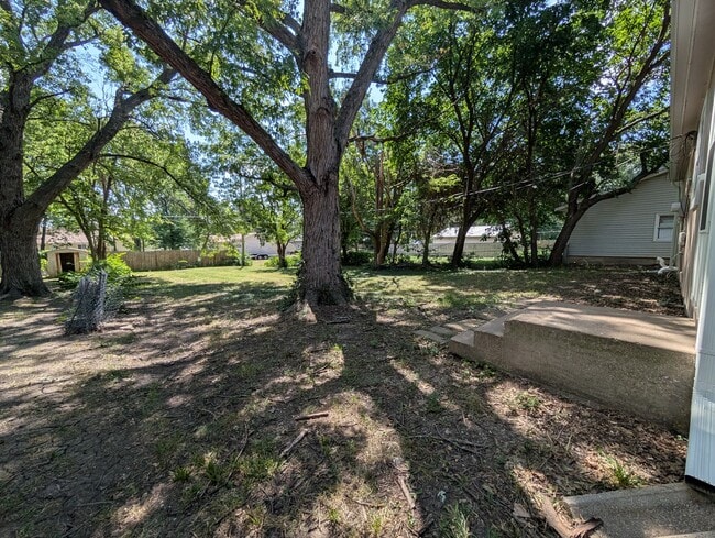 Building Photo - 1940 SW Quivira Dr