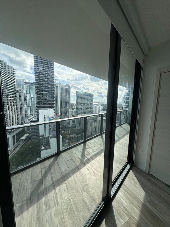 Building Photo - 801 S Miami Ave