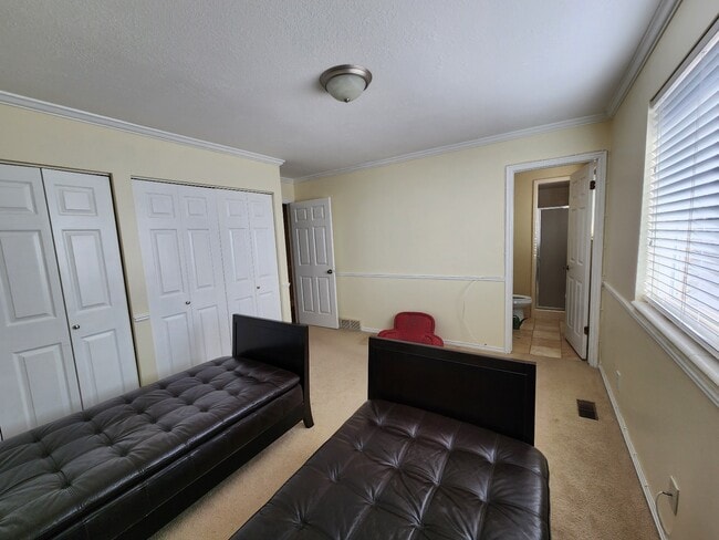 Building Photo - 1170 Belsaw Cir