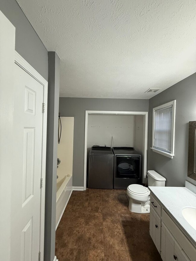 Building Photo - Charming 3-Bedroom Home with Large Lot