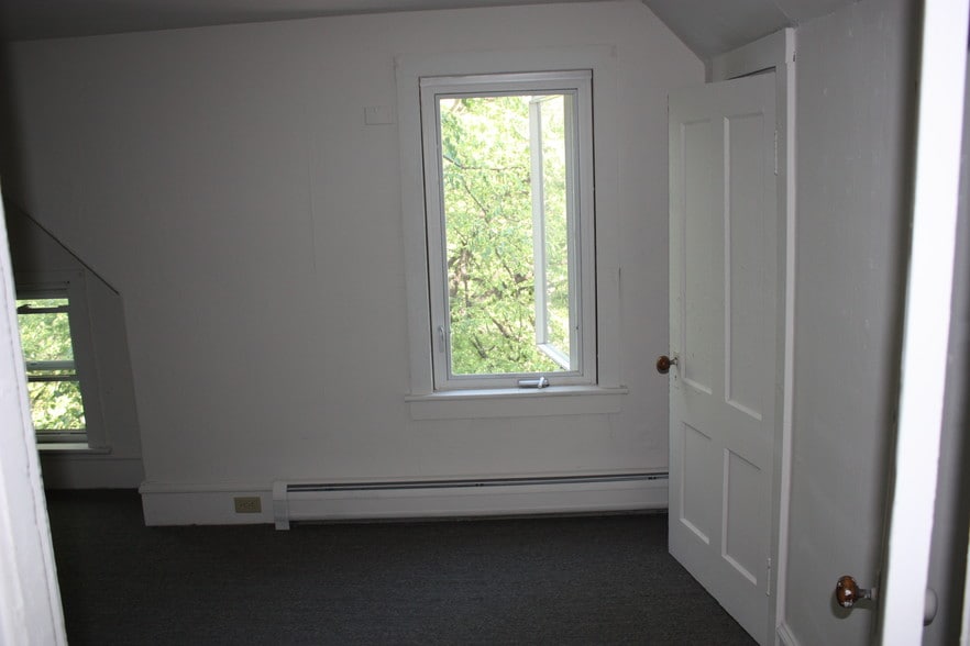 Building Photo - 43 N Willard St