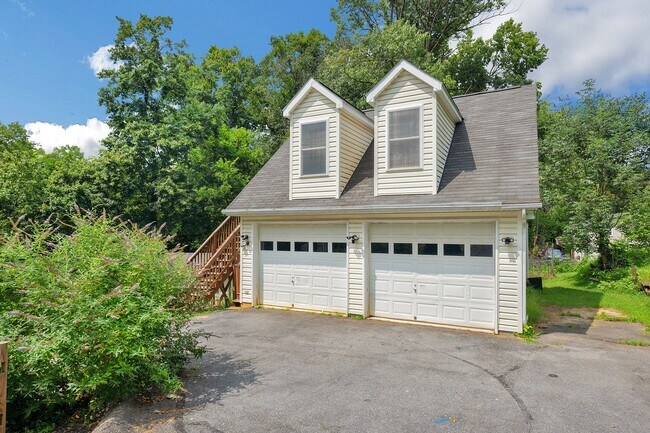 Building Photo - 505 4th