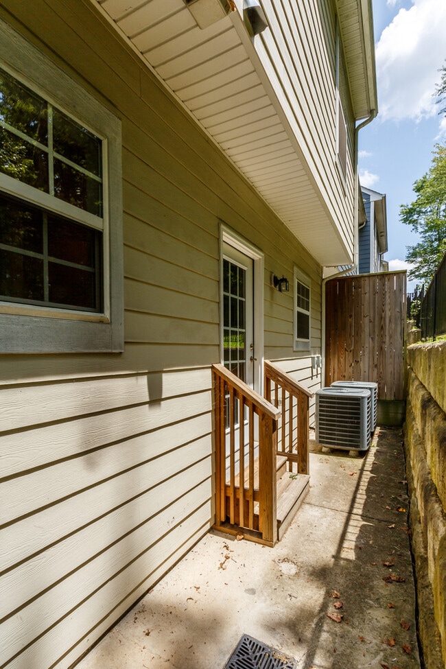 Building Photo - Beautiful 3-Bedroom Brookwood Townhome with 2-Car Garage — Don't Delay!