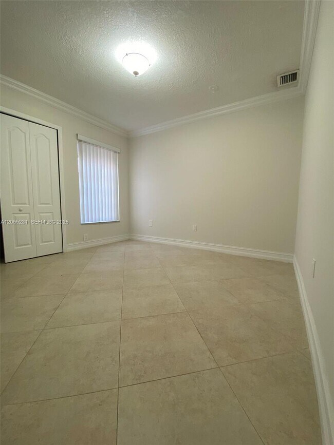 Building Photo - 12432 SW 94th Ln