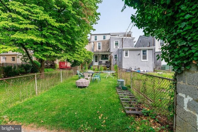 Building Photo - 456 Lyceum Ave